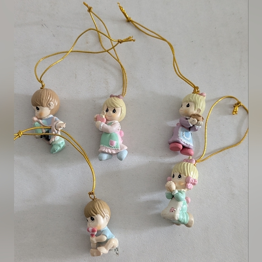 Vintage Precious Moments Mini Christmas Tree Ornament Set Lot Of 5  CUTE!